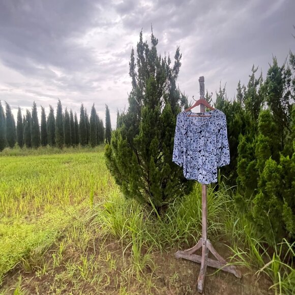 Women's Medium Will Smith Blue Paisley Tunic - Picture 2 of 16